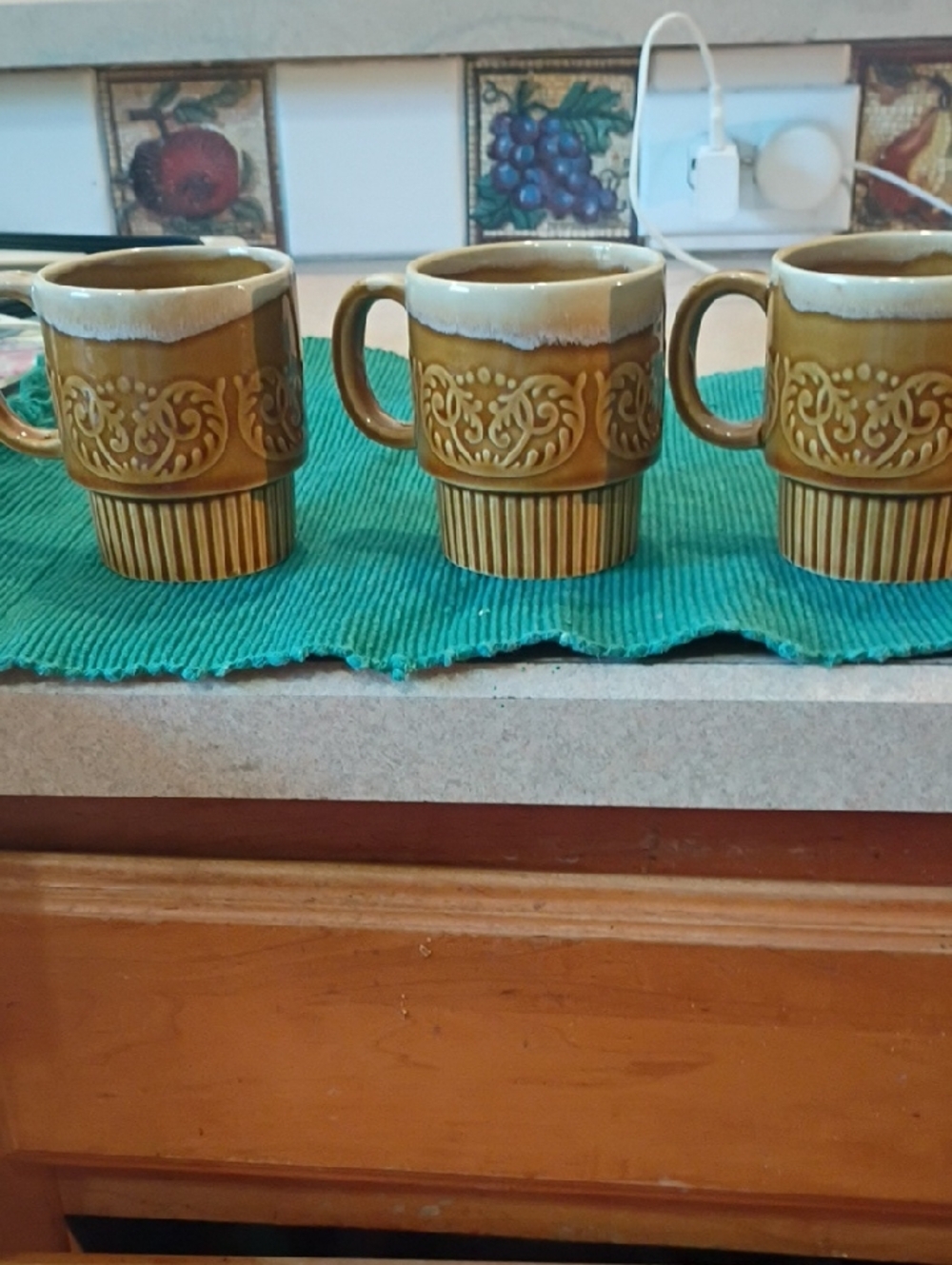 Vintage Ceramic  Brown Drip Set Of 3 Mug with Decorative Band